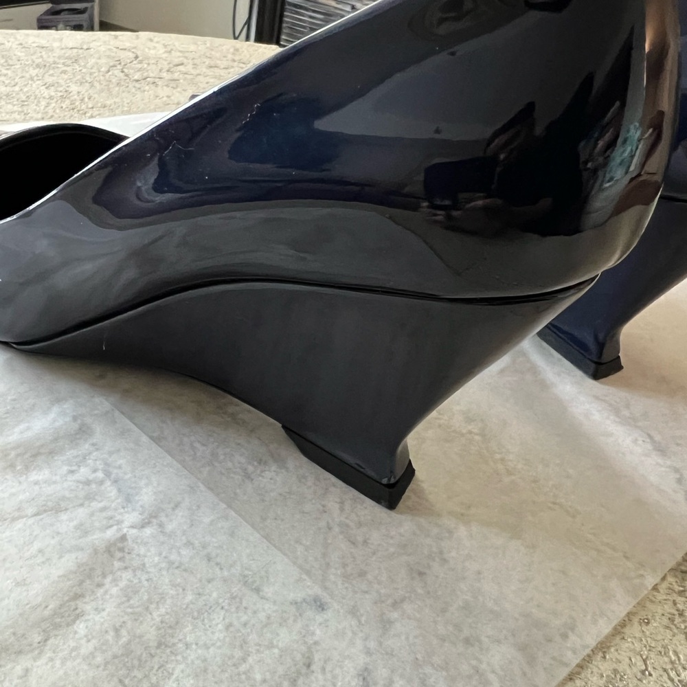 Salvatore Ferragamo Dark Navy Pointed Heels in a size 10 Medium…EUC - Picture 6 of 15